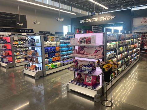 Illuminated retail display shelving